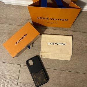 Selling barely used iPhone 12 Pro Louis Vuitton phone case